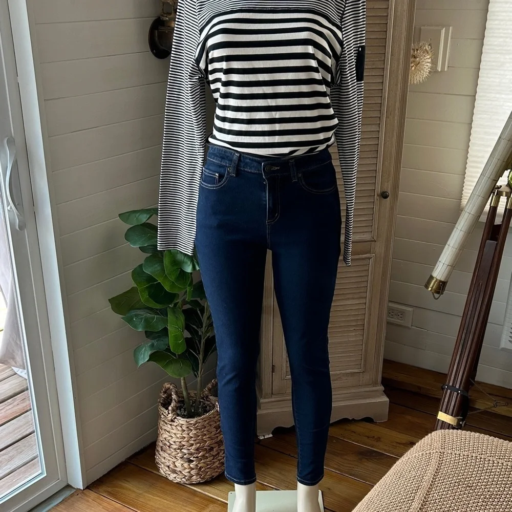 Michael Kors Women's Dark Blue Jeans stretch size 10 skinny jeans stretch